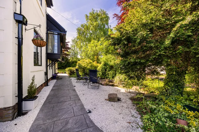 179 Buxton Road, High Lane SK6 8EA