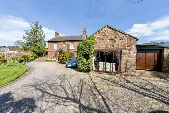 The Rocklands Woodfall Lane, Neston CH64 4BT