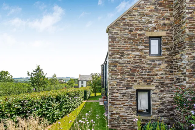 3 Barn Court Road, Totnes TQ9 6GS