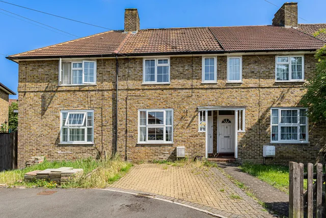 22 Dorchester Road, Morden SM4 6QE