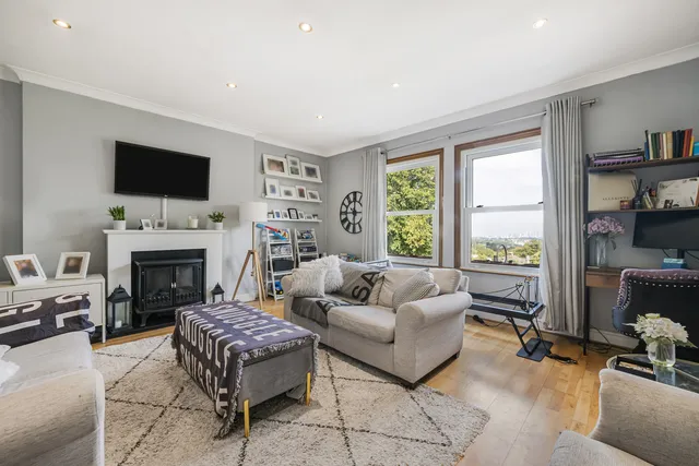 Flat 6, 29 Central Hill, Crystral Palace SE19 1BW
