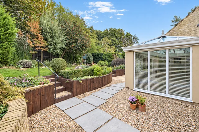 16 Riverside, Cheltenham GL54 5JP