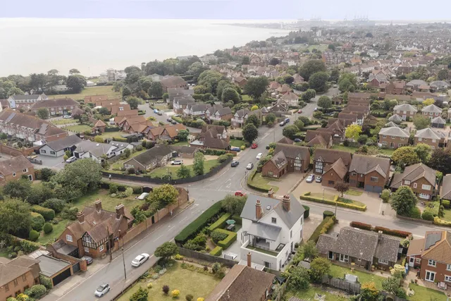 17 Maybush Lane, Felixstowe IP11 7NA