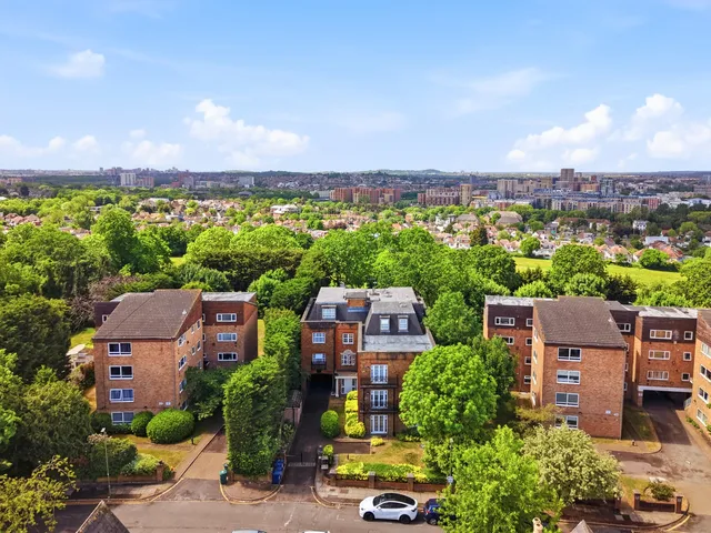 Flat 1, 41 Sunningfields Road, London NW4 4RA