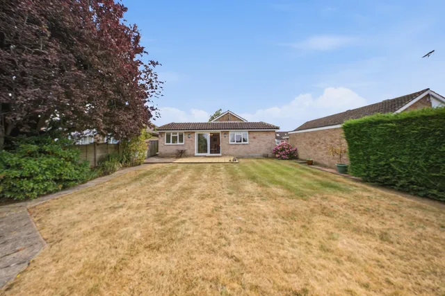 16 Chiltern Close, Goffs Oak EN7 5SP