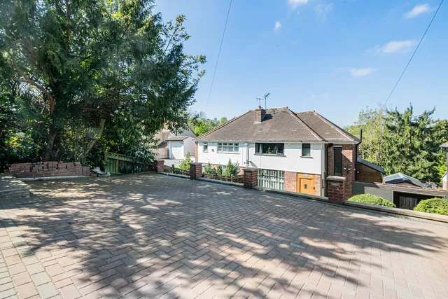 46 Coulsdon Road, Coulsdon CR5 2LA