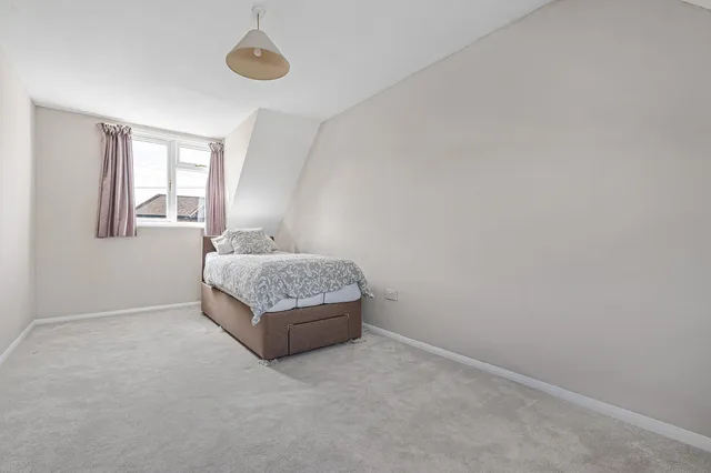 36 Plomer Green Lane, Downley HP13 5TT