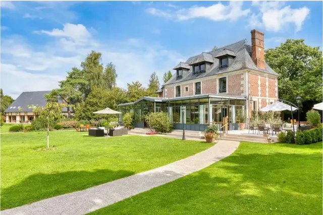 Farm Ranch in Normandie – Prestigious 11-Hectare Property, 40 km from Deauville