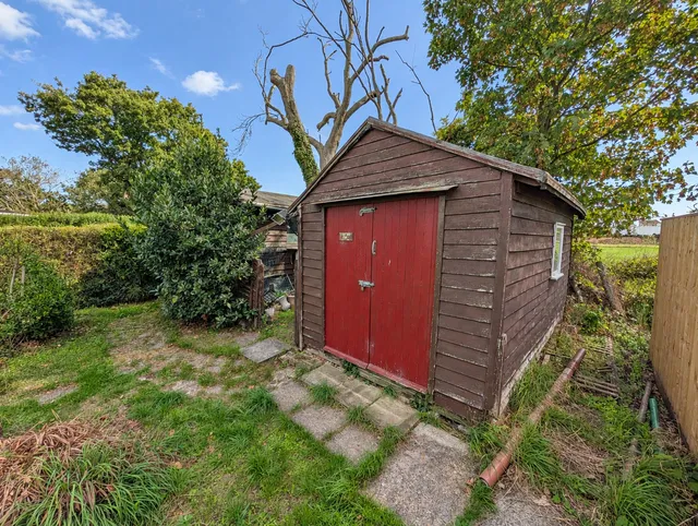 21 Hilton Road, Cowes PO31 8JB