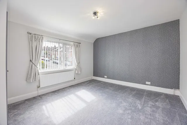 1 Oaklands Avenue, Heanor DE75 7BB