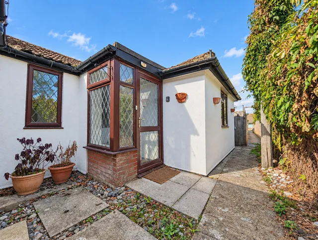 21 Hilton Road, Cowes PO31 8JB