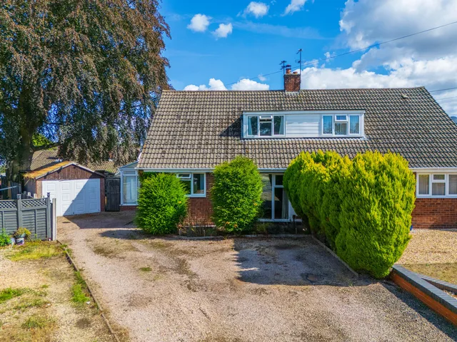 13 Pinewood Close, Kidderminster DY11 5JJ