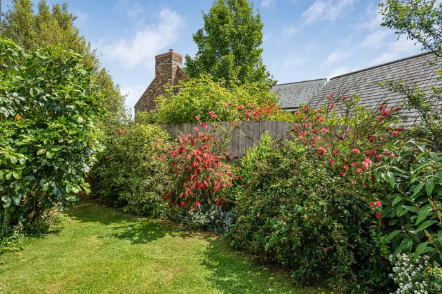 3 Barn Court Road, Totnes TQ9 6GS