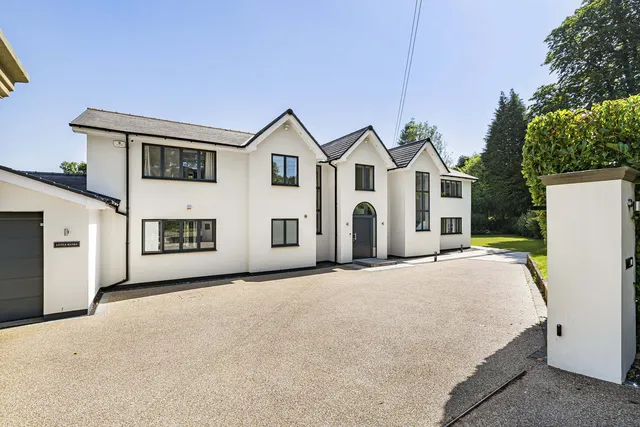 Little Banks Park View Road, Surrey CR3 7DL
