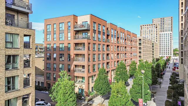53 Lismore Boulevard, London NW9 4DE