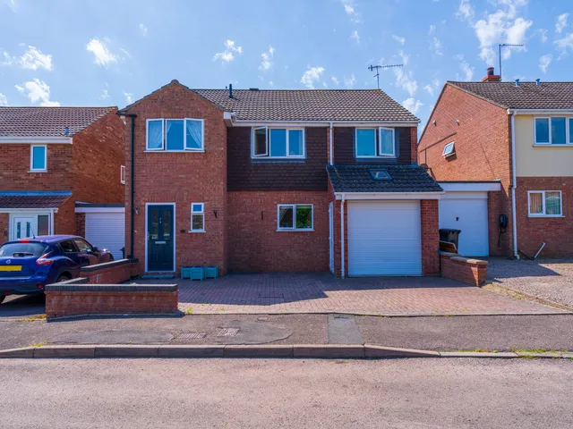 8 The Hidage, Worcester WR5 2QG