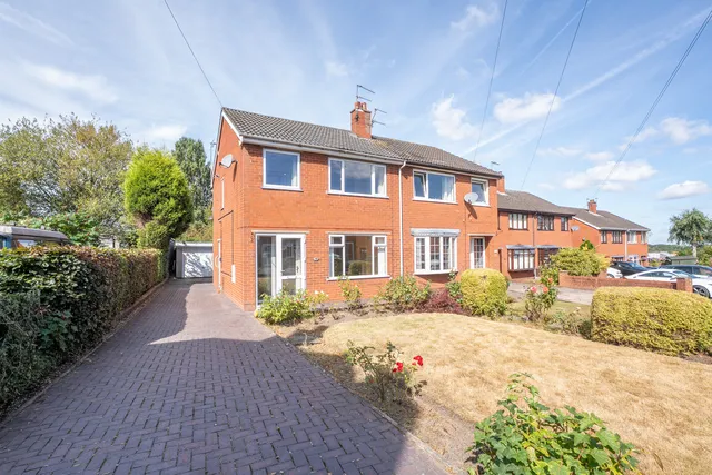 19 Wood Street, Bignall End ST7 8QL