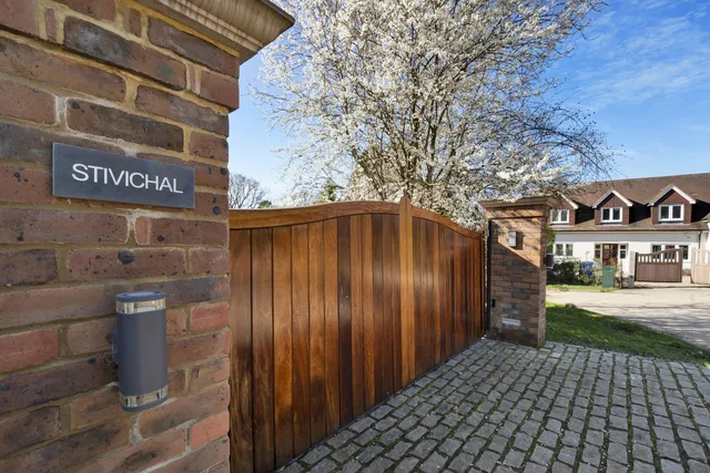 Stivichal The Close, Bourne End SL8 5PE