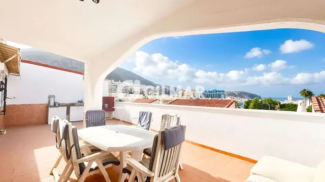 Townhouse in LOS CRISTIANOS, Santa Cruz de Tenerife