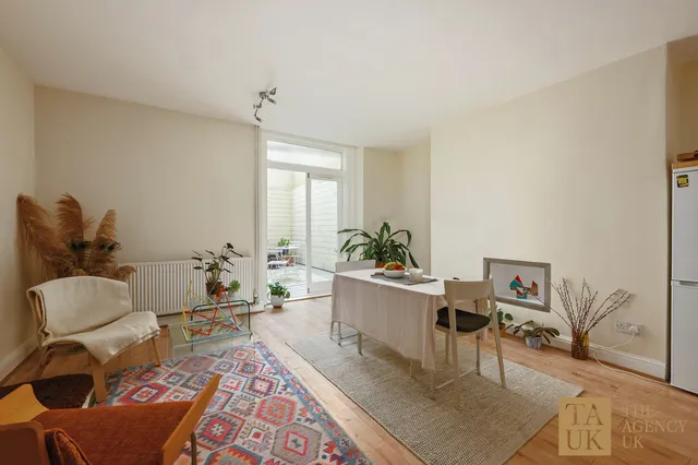 Eaton Court 29-31 Eaton Place, Brighton BN2 1EG