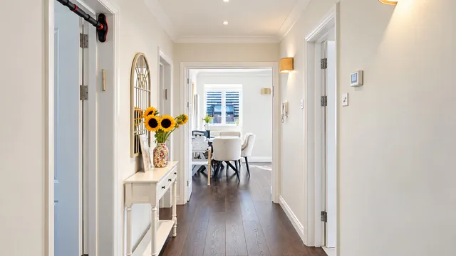 2 Regency Crescent, London NW4 1NW