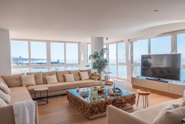Luxury 4-Bedroom Sea View Apartment in Marbella Centre