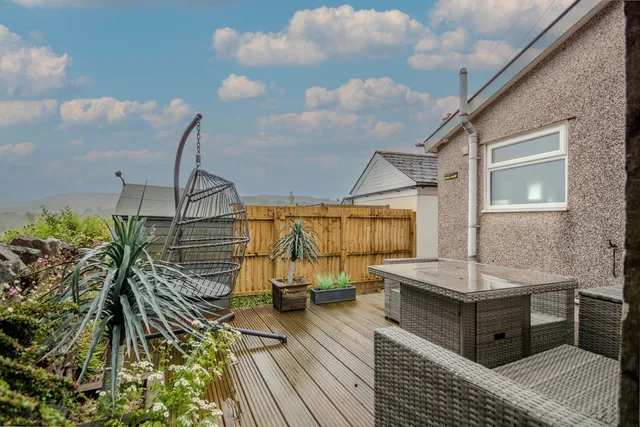 2 Alma Street, Machen CF83 8PT