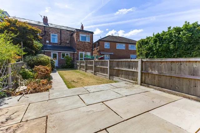 20 Somerset Place, Sale M33 6HW