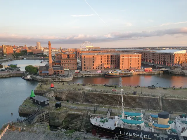 Apartment 808, 11 Mann Island, Liverpool L3 1EH