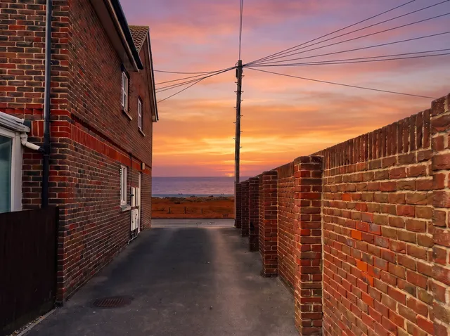 54 Sea Front, Hayling Island PO11 9HL