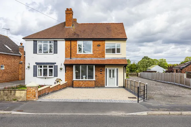 209 Beamhill Road, Burton-on-Trent DE13 9QW