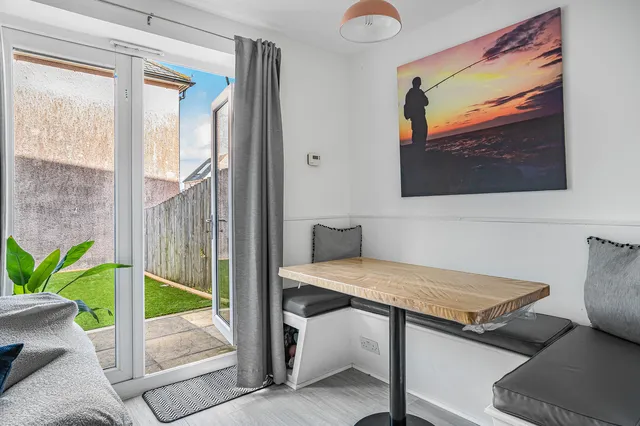 65 Cavendish Crescent, Newquay TR7 3DS
