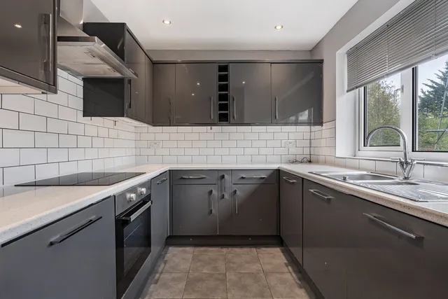 1 Esher Close, Bexley DA5 3LD