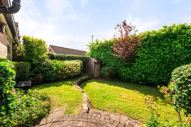 21 Woodside Drive, High Lane SK6 8HU