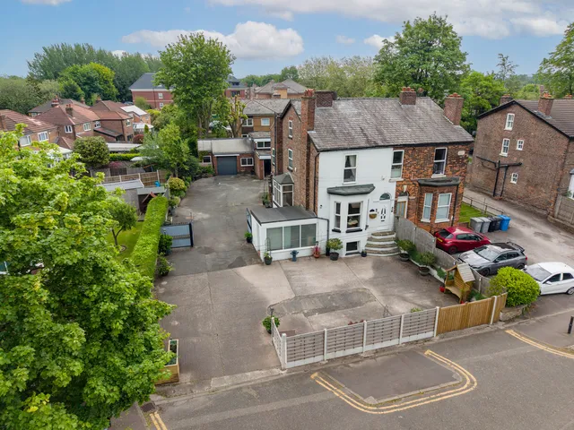 215 Park Road, Altrincham WA15 6UD