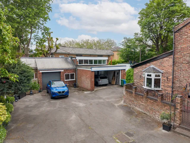 215 Park Road, Altrincham WA15 6UD