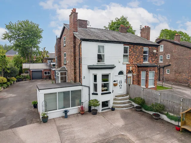 215 Park Road, Altrincham WA15 6UD