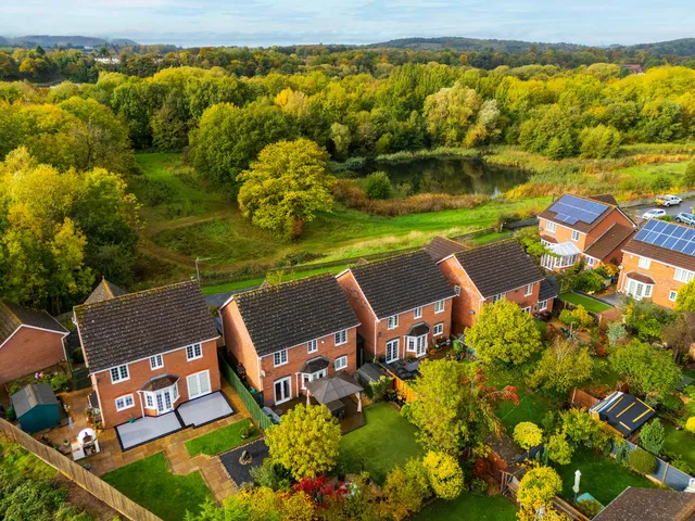 49 Britannia Gardens, Stourport-on-Severn DY13 9NZ