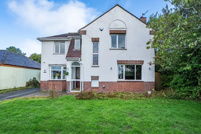 Oulton Whitcombe Road, Stoke-on-Trent ST3 6AU