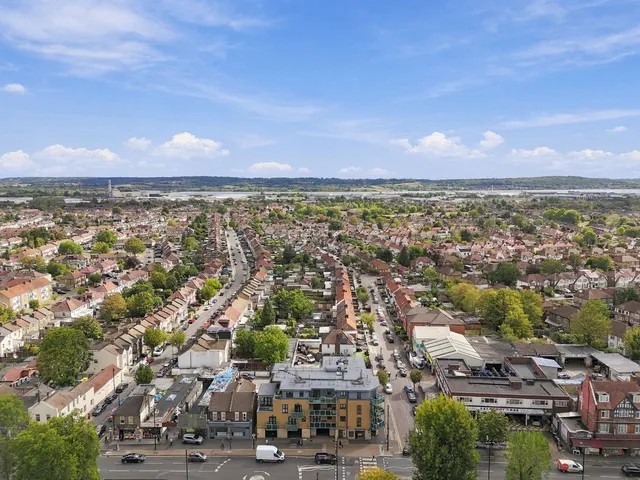 2 Cedar Avenue, Enfield EN3 7JB