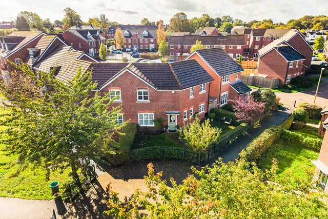 22 Wallbrook Avenue, Macclesfield SK10 3GL