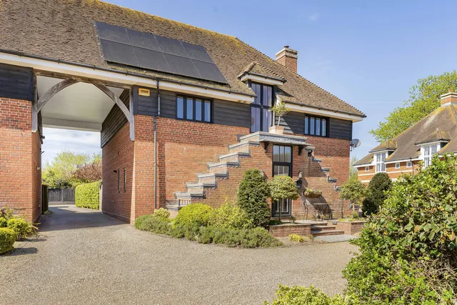1, Barn Close, Titchfield, Fareham