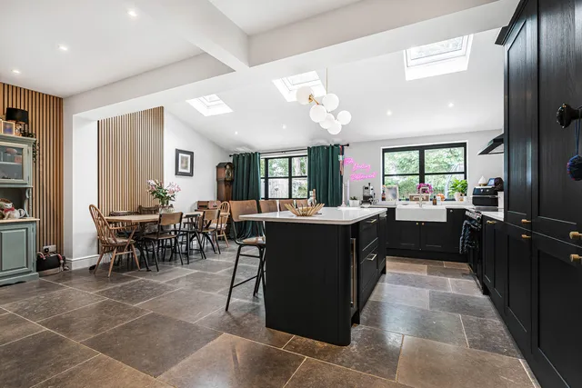 59 Diceland Road, Banstead SM7 2ET