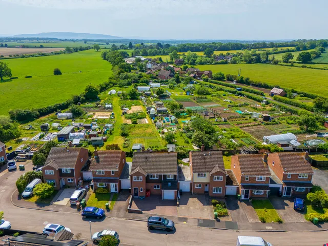8 The Hidage, Worcester WR5 2QG