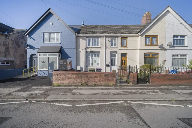 113 The Highway, Pontypool NP4 0PJ