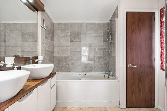Poppy Lodge Atlantic Bay Holiday Village, Padstow PL28 8PY
