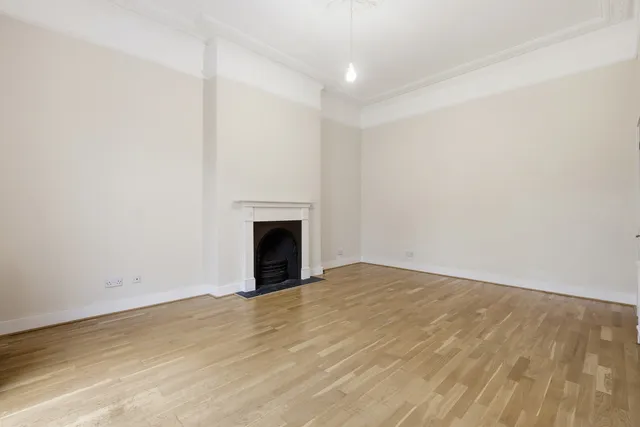 Flat 2, 32 Avenue Gardens, London W3 8HB