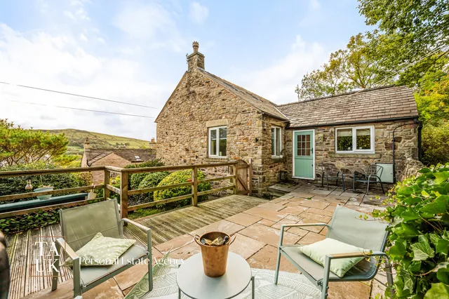 24 Stubbins Lane, High Peak SK23 6AE