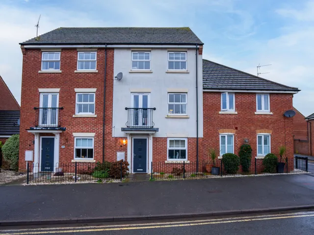 241 Hoo Road, Kidderminster DY10 1LT