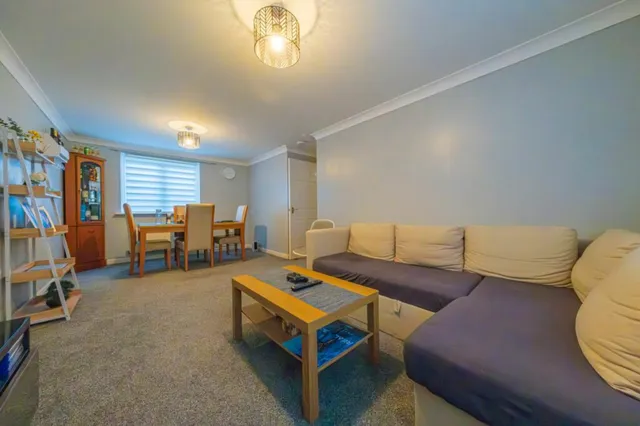 Flat 2, White Rose House Golden Mile View, Newport NP20 3QE